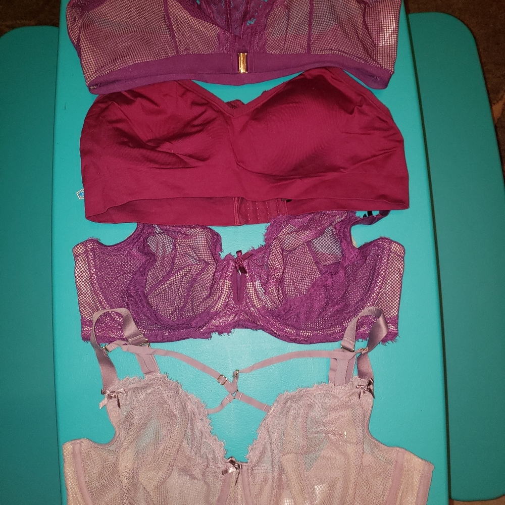 4 bras